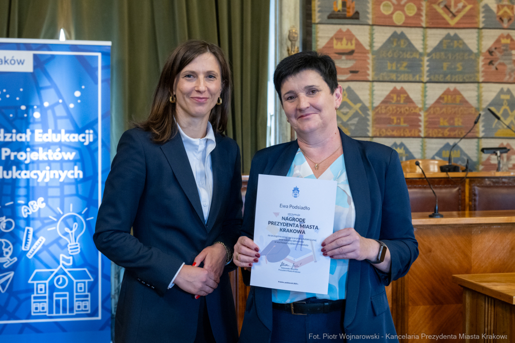 Klaman, nauczyciele, nagrody Prezydenta, dyrektorzy, kadra kierownicza  Autor: P. Wojnarowski