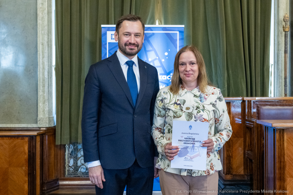 Miszalski, nauczyciele, nagroda Prezydenta, wręczenie, zdjęcia  Autor: P. Wojnarowski