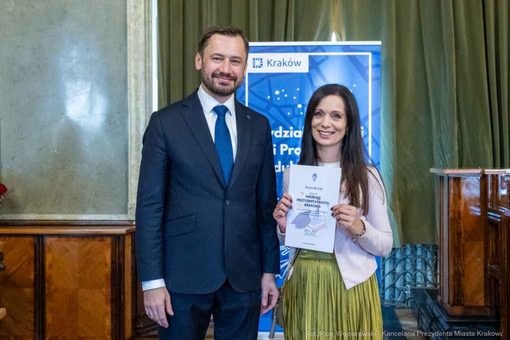 Miszalski, nauczyciele, nagroda Prezydenta, wręczenie, zdjęcia  Autor: P. Wojnarowski