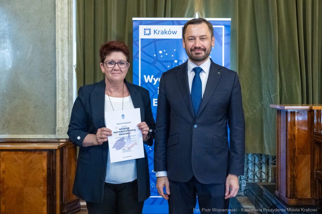 Miszalski, nauczyciele, nagroda Prezydenta, wręczenie, zdjęcia  Autor: P. Wojnarowski