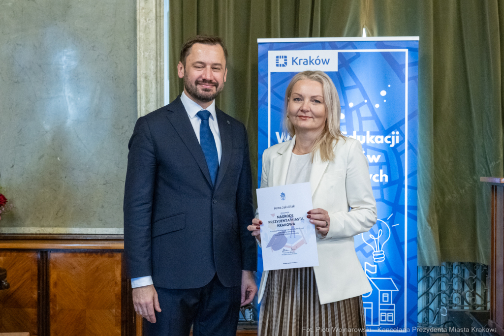 Miszalski, nauczyciele, nagroda Prezydenta, wręczenie, zdjęcia  Autor: P. Wojnarowski