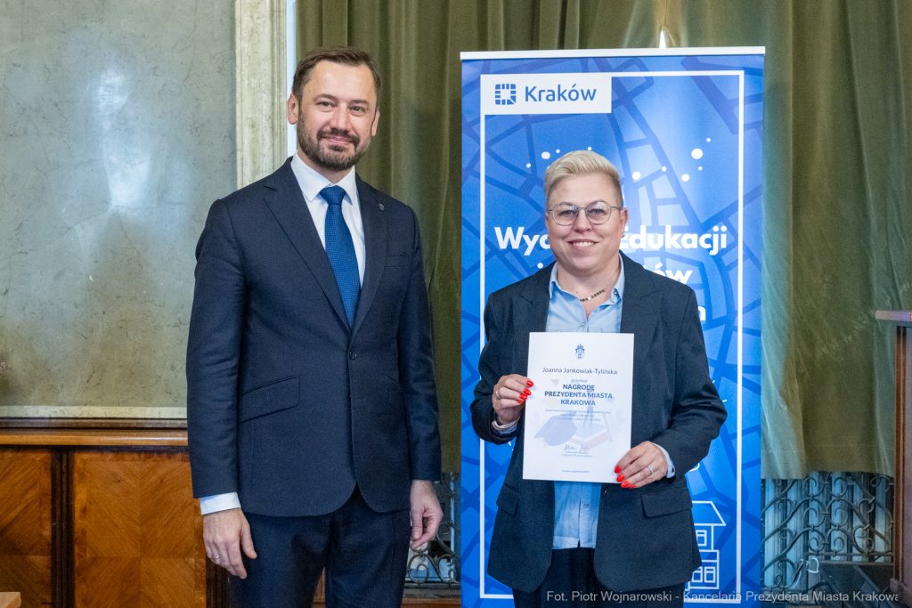 Miszalski, nauczyciele, nagroda Prezydenta, wręczenie, zdjęcia  Autor: P. Wojnarowski