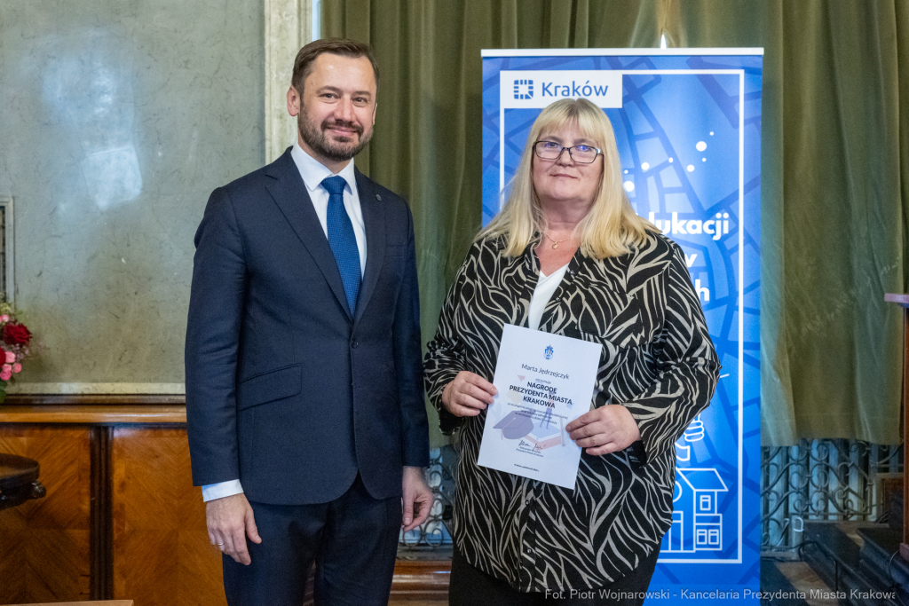 Miszalski, nauczyciele, nagroda Prezydenta, wręczenie, zdjęcia  Autor: P. Wojnarowski