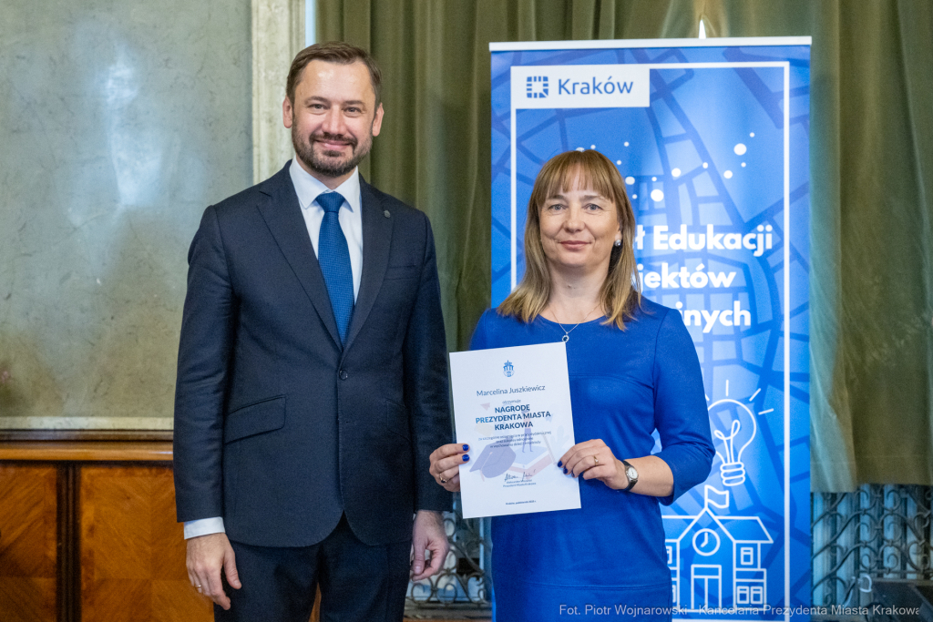 Miszalski, nauczyciele, nagroda Prezydenta, wręczenie, zdjęcia  Autor: P. Wojnarowski