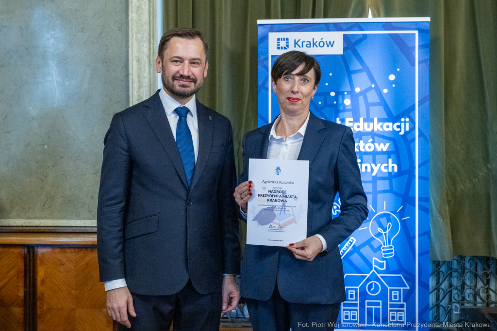 Miszalski, nauczyciele, nagroda Prezydenta, wręczenie, zdjęcia  Autor: P. Wojnarowski