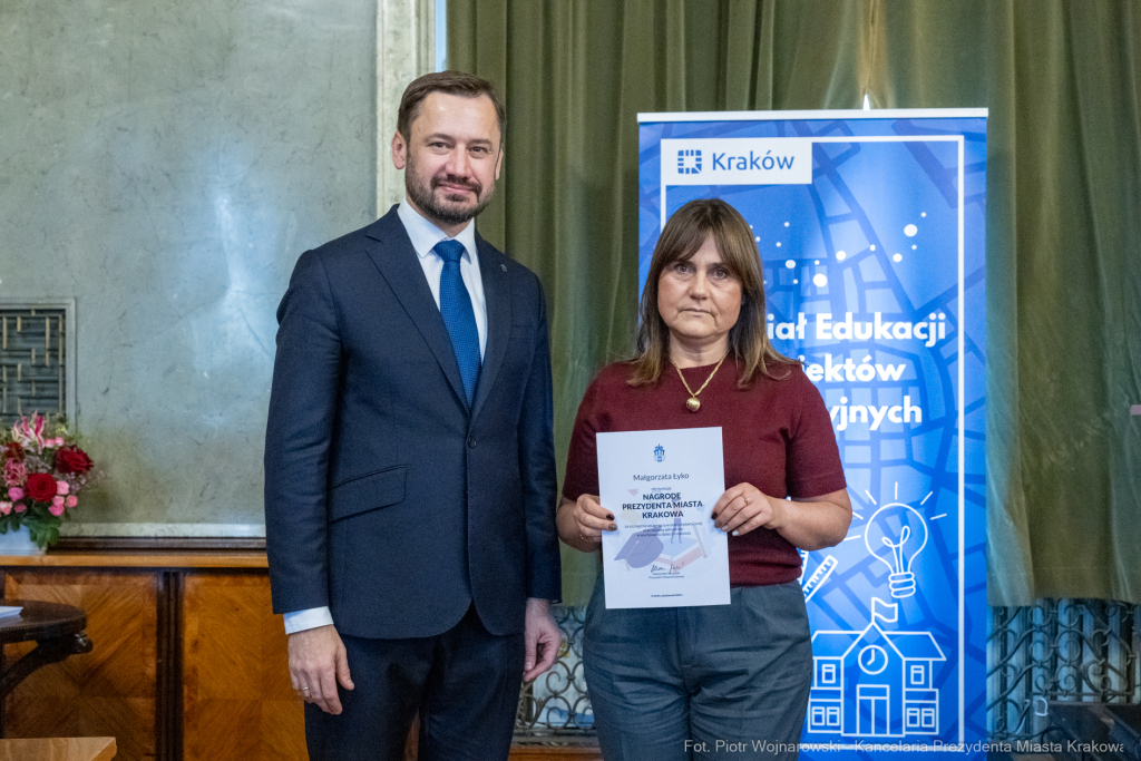 Miszalski, nauczyciele, nagroda Prezydenta, wręczenie, zdjęcia  Autor: P. Wojnarowski