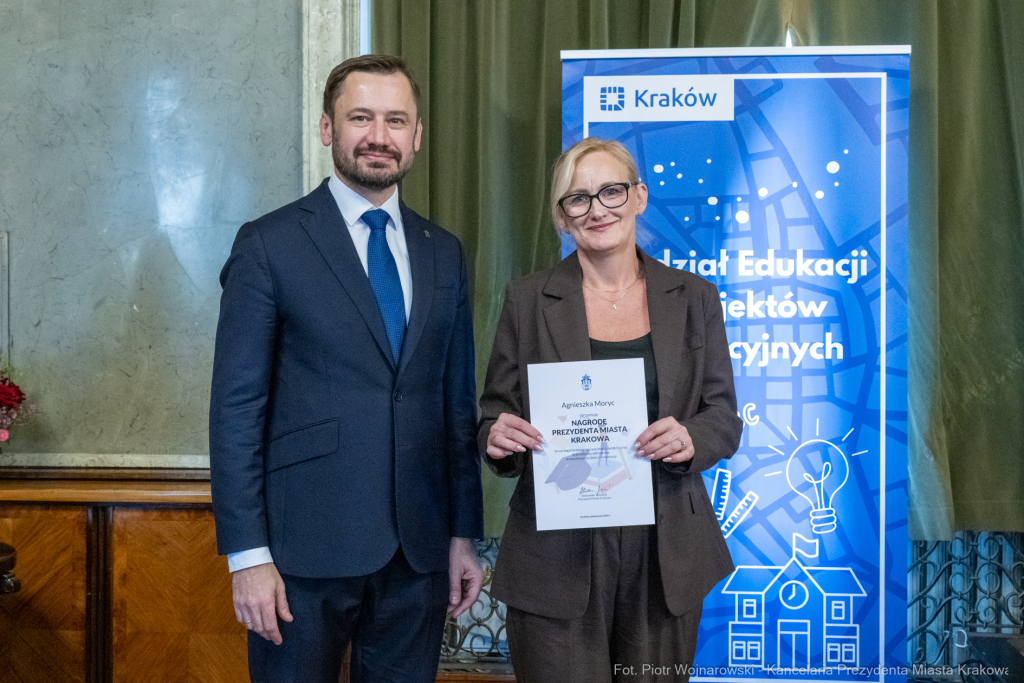 Miszalski, nauczyciele, nagroda Prezydenta, wręczenie, zdjęcia  Autor: P. Wojnarowski