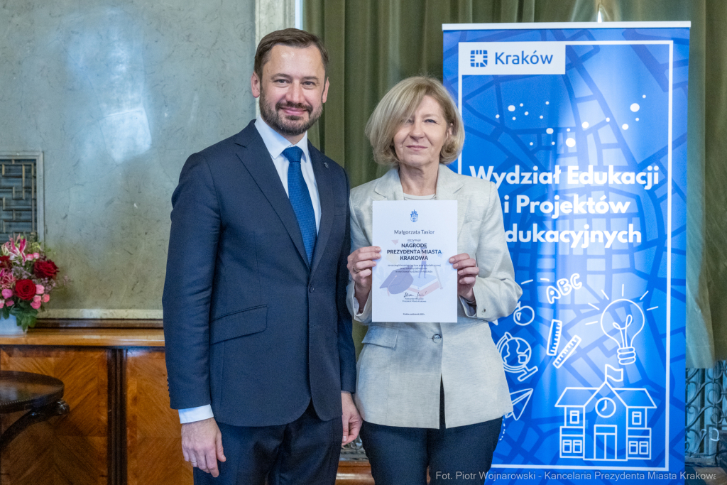 Miszalski, nauczyciele, nagroda Prezydenta, wręczenie, zdjęcia  Autor: P. Wojnarowski