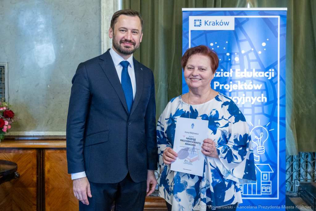 Miszalski, nauczyciele, nagroda Prezydenta, wręczenie, zdjęcia  Autor: P. Wojnarowski