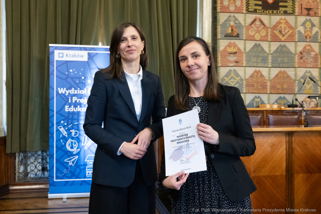 Klaman, nauczyciele, ponadpodstawowe, szkoły, nagroda Prezydenta, wręczenie, zdjęcia  Autor: P. Wojnarowski