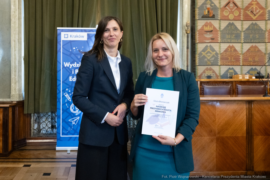 Klaman, nauczyciele, ponadpodstawowe, szkoły, nagroda Prezydenta, wręczenie, zdjęcia  Autor: P. Wojnarowski