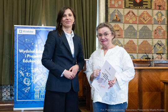 Klaman, nauczyciele, ponadpodstawowe, szkoły, nagroda Prezydenta, wręczenie, zdjęcia