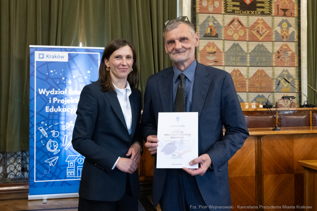 Klaman, nauczyciele, ponadpodstawowe, szkoły, nagroda Prezydenta, wręczenie, zdjęcia  Autor: P. Wojnarowski