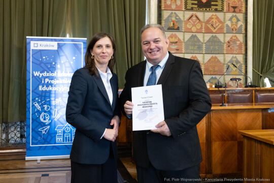 Klaman, nauczyciele, ponadpodstawowe, szkoły, nagroda Prezydenta, wręczenie, zdjęcia