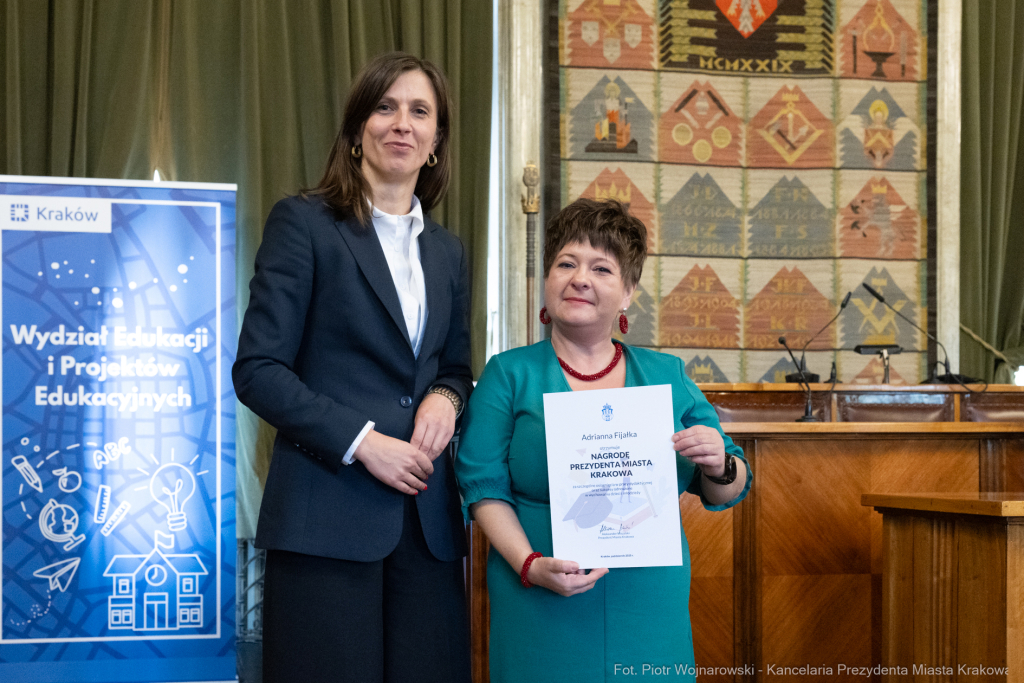 Klaman, nauczyciele, ponadpodstawowe, szkoły, nagroda Prezydenta, wręczenie, zdjęcia  Autor: P. Wojnarowski