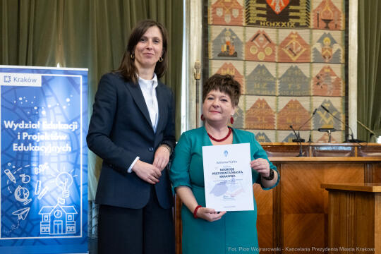 Klaman, nauczyciele, ponadpodstawowe, szkoły, nagroda Prezydenta, wręczenie, zdjęcia