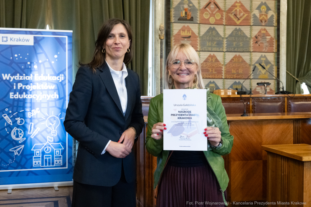 Klaman, nauczyciele, ponadpodstawowe, szkoły, nagroda Prezydenta, wręczenie, zdjęcia  Autor: P. Wojnarowski