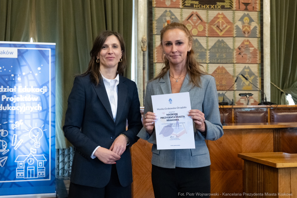 Klaman, nauczyciele, ponadpodstawowe, szkoły, nagroda Prezydenta, wręczenie, zdjęcia  Autor: P. Wojnarowski