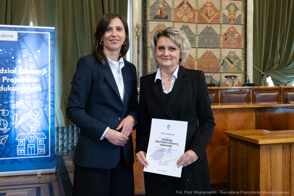 Klaman, nauczyciele, ponadpodstawowe, szkoły, nagroda Prezydenta, wręczenie, zdjęcia  Autor: P. Wojnarowski