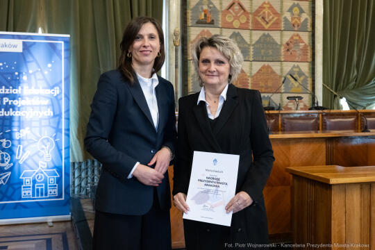 Klaman, nauczyciele, ponadpodstawowe, szkoły, nagroda Prezydenta, wręczenie, zdjęcia