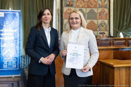 Klaman, nauczyciele, ponadpodstawowe, szkoły, nagroda Prezydenta, wręczenie, zdjęcia