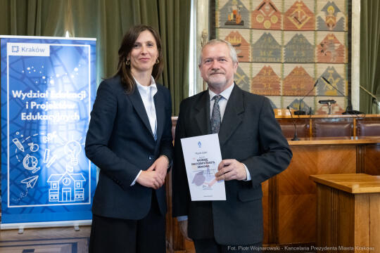 Klaman, nauczyciele, ponadpodstawowe, szkoły, nagroda Prezydenta, wręczenie, zdjęcia