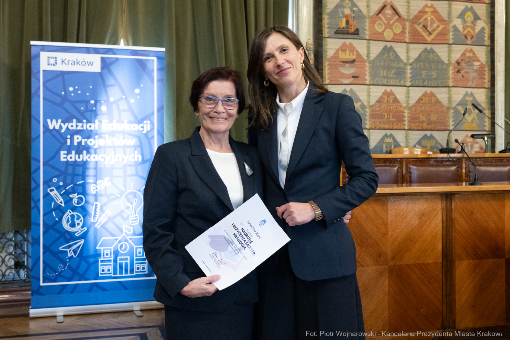 Klaman, nauczyciele, ponadpodstawowe, szkoły, nagroda Prezydenta, wręczenie, zdjęcia  Autor: P. Wojnarowski