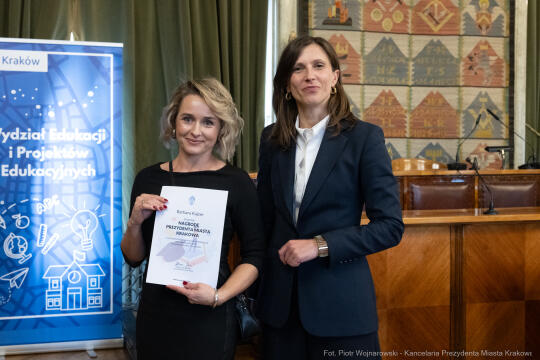 Klaman, nauczyciele, ponadpodstawowe, szkoły, nagroda Prezydenta, wręczenie, zdjęcia