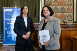 Klaman, nauczyciele, ponadpodstawowe, szkoły, nagroda Prezydenta, wręczenie, zdjęcia