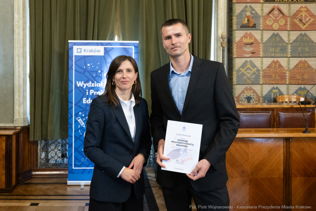 Klaman, nauczyciele, ponadpodstawowe, szkoły, nagroda Prezydenta, wręczenie, zdjęcia  Autor: P. Wojnarowski