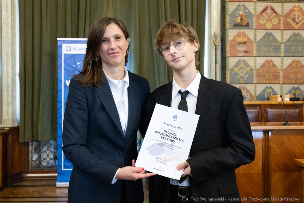 Klaman, nauczyciele, ponadpodstawowe, szkoły, nagroda Prezydenta, wręczenie, zdjęcia  Autor: P. Wojnarowski