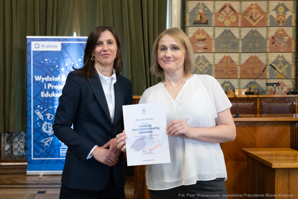 Klaman, nauczyciele, ponadpodstawowe, szkoły, nagroda Prezydenta, wręczenie, zdjęcia  Autor: P. Wojnarowski