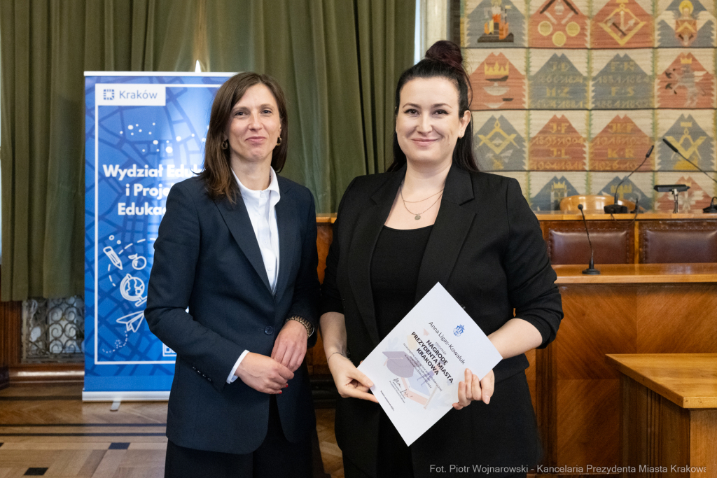 Klaman, nauczyciele, ponadpodstawowe, szkoły, nagroda Prezydenta, wręczenie, zdjęcia  Autor: P. Wojnarowski