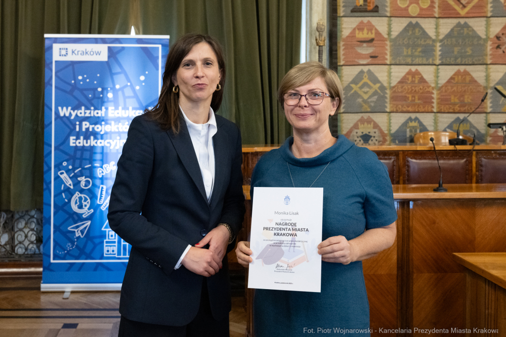 Klaman, nauczyciele, ponadpodstawowe, szkoły, nagroda Prezydenta, wręczenie, zdjęcia  Autor: P. Wojnarowski