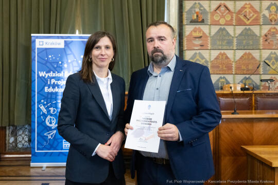 Klaman, nauczyciele, ponadpodstawowe, szkoły, nagroda Prezydenta, wręczenie, zdjęcia