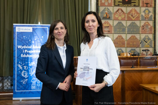 Klaman, nauczyciele, ponadpodstawowe, szkoły, nagroda Prezydenta, wręczenie, zdjęcia