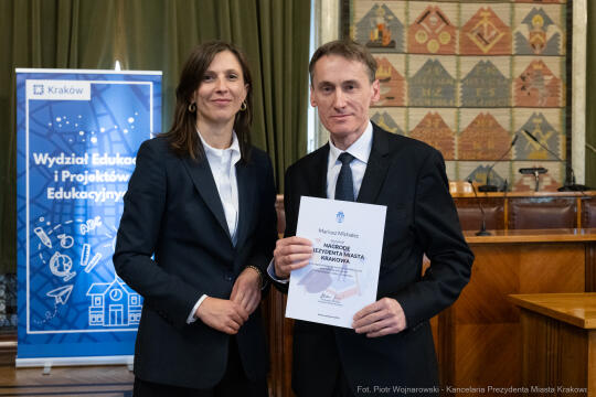 Klaman, nauczyciele, ponadpodstawowe, szkoły, nagroda Prezydenta, wręczenie, zdjęcia