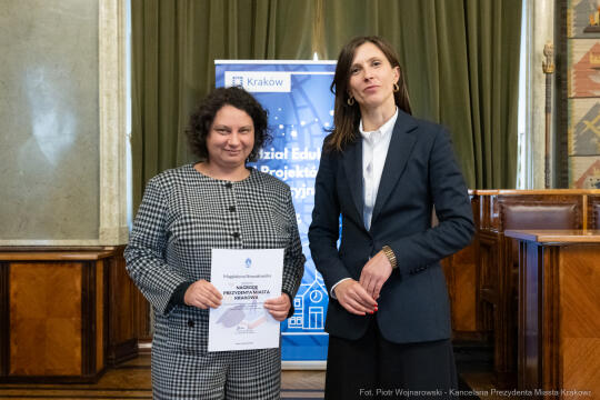 Klaman, nauczyciele, ponadpodstawowe, szkoły, nagroda Prezydenta, wręczenie, zdjęcia