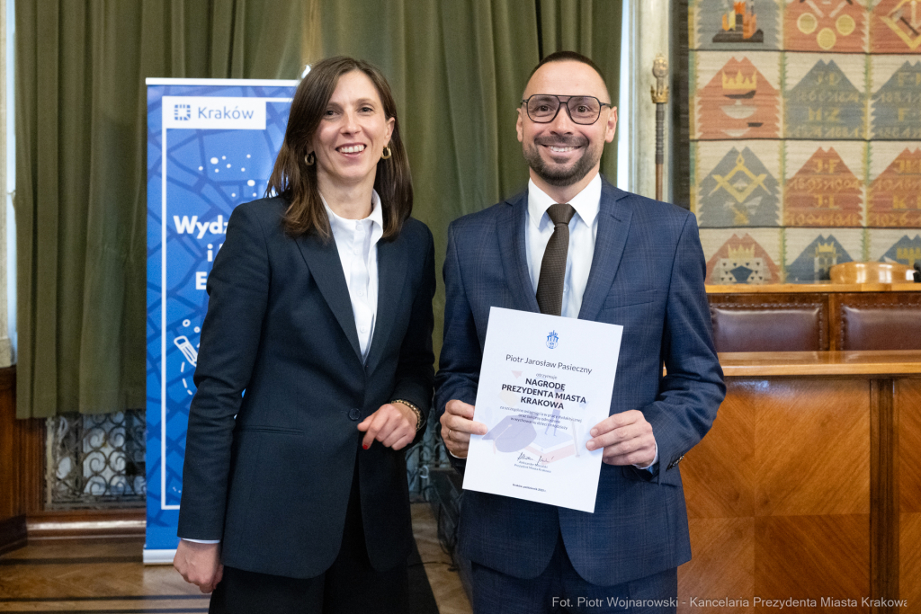 Klaman, nauczyciele, ponadpodstawowe, szkoły, nagroda Prezydenta, wręczenie, zdjęcia  Autor: P. Wojnarowski