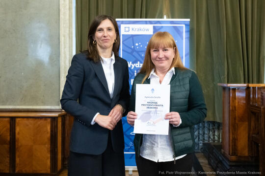 Klaman, nauczyciele, ponadpodstawowe, szkoły, nagroda Prezydenta, wręczenie, zdjęcia