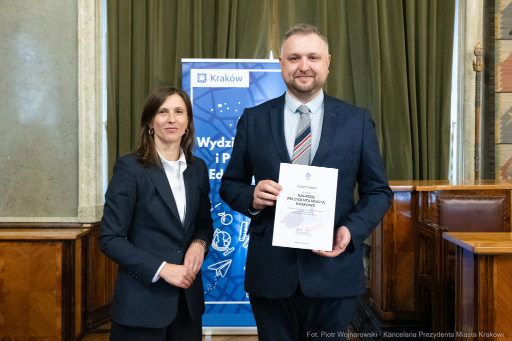 Klaman, nauczyciele, ponadpodstawowe, szkoły, nagroda Prezydenta, wręczenie, zdjęcia  Autor: P. Wojnarowski