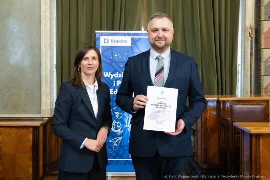 Klaman, nauczyciele, ponadpodstawowe, szkoły, nagroda Prezydenta, wręczenie, zdjęcia