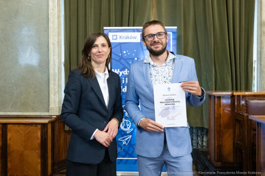 Klaman, nauczyciele, ponadpodstawowe, szkoły, nagroda Prezydenta, wręczenie, zdjęcia