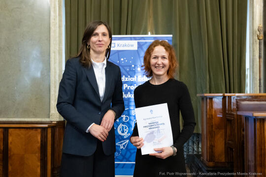 Klaman, nauczyciele, ponadpodstawowe, szkoły, nagroda Prezydenta, wręczenie, zdjęcia