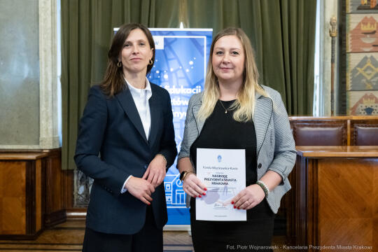 Klaman, nauczyciele, ponadpodstawowe, szkoły, nagroda Prezydenta, wręczenie, zdjęcia