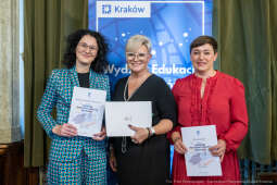 Klaman, nauczyciele, ponadpodstawowe, szkoły, nagroda Prezydenta, wręczenie, zdjęcia