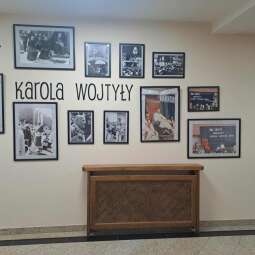 l-YUnup6.jpg-Tytuł: Wycieczka „Pociągiem Papieskim” – śladami Jana Pawła II.