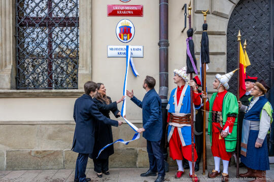 Odsłonięcie tablicy Młodzieżowej Rady Krakowa