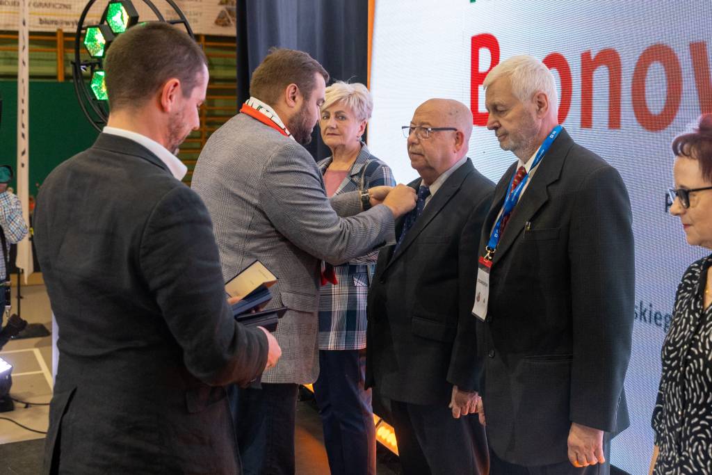 BSK_1153.jpg-Bronowianka, Sęk  Autor: B. Świerzowski