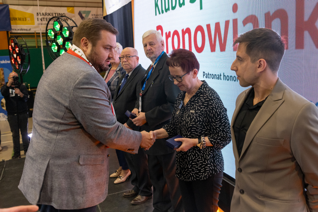 BSK_1176.jpg-Bronowianka, Sęk  Autor: B. Świerzowski